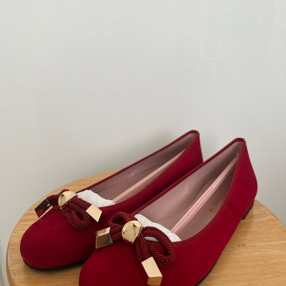 Pretty Ballerinas red velvet ballerina flats